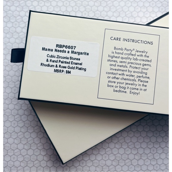 NWT 🌴 STUD EARRING SET - Picture 4 of 6